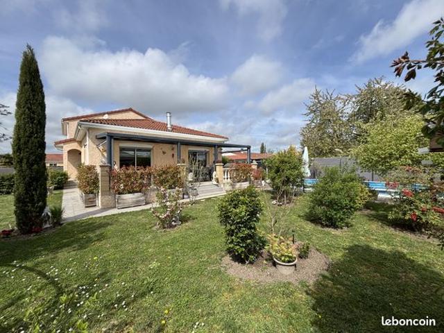 Propriété 5 pièces 121 m²
