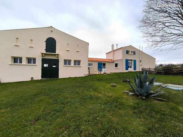 Propriété 5 pièces 122 m²