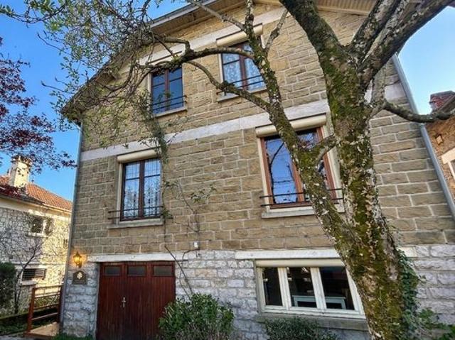 Propriété 5 pièces 122 m²