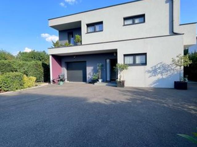 Propriété 5 pièces 122 m²