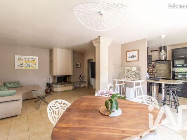 Propriété 5 pièces 122 m²