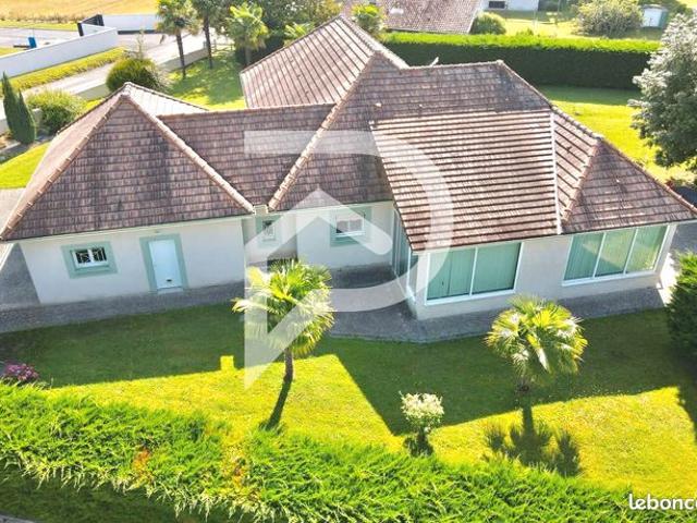 Propriété 5 pièces 122 m²