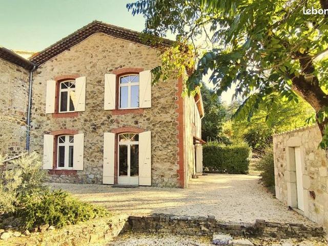 Propriété 5 pièces 135 m²