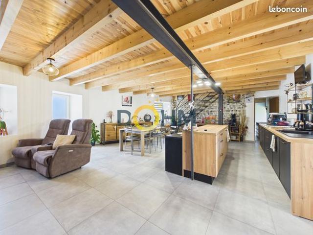 Propriété 5 pièces 135 m²