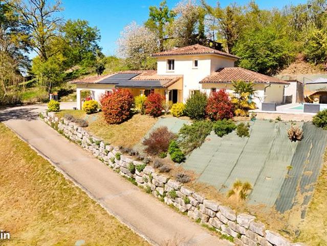 Propriété 5 pièces 136 m²