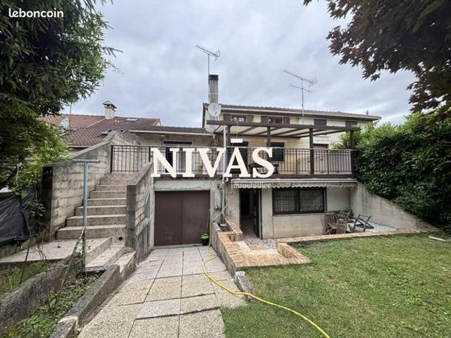 Propriété 5 pièces 136 m²