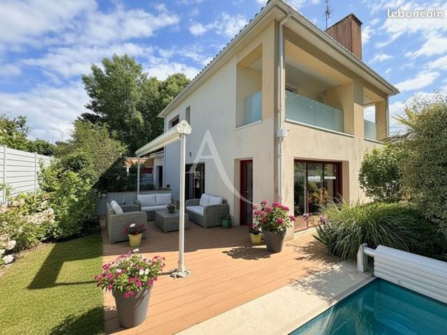 Propriété 5 pièces 136 m²