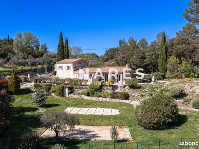 Propriété 5 pièces 136 m²