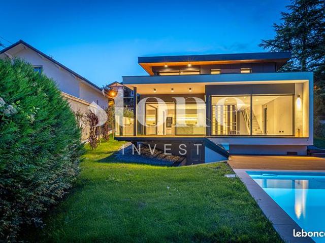 Propriété 5 pièces 136 m²