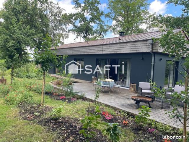 Propriété 5 pièces 137 m²