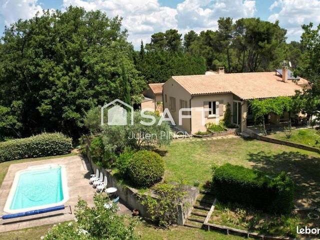 Propriété 5 pièces 137 m²