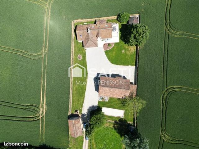 Propriété 5 pièces 139 m²