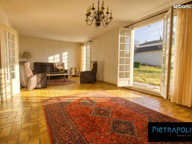 Propriété 5 pièces 139 m²