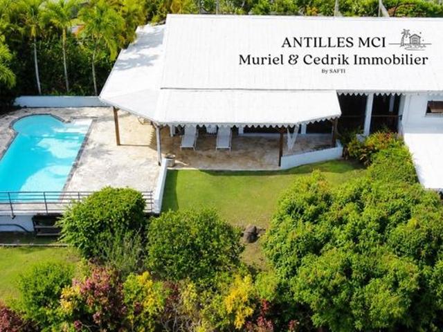 Propriété 5 pièces 130 m²