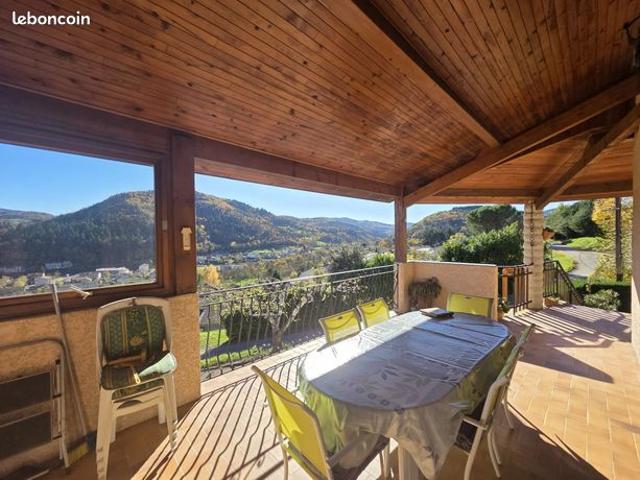 Propriété 5 pièces 130 m²