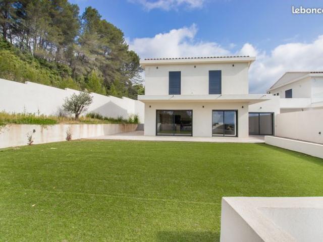 Propriété 5 pièces 130 m²