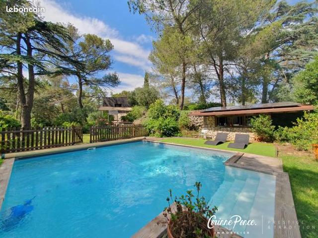 Propriété 5 pièces 130 m²