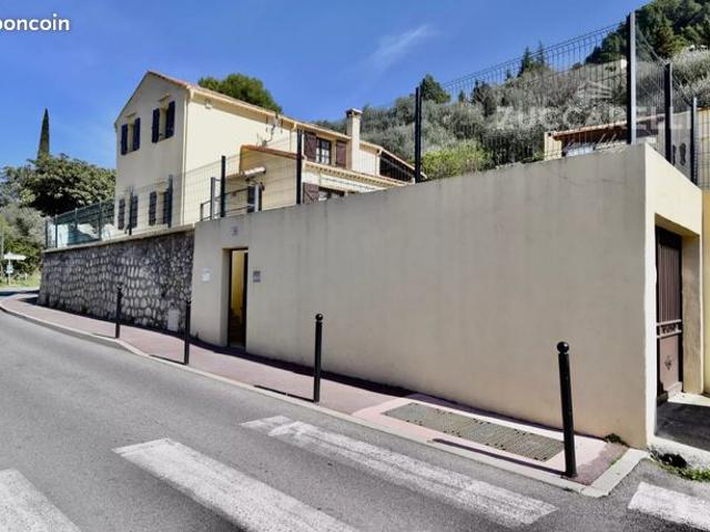 Propriété 5 pièces 130 m²