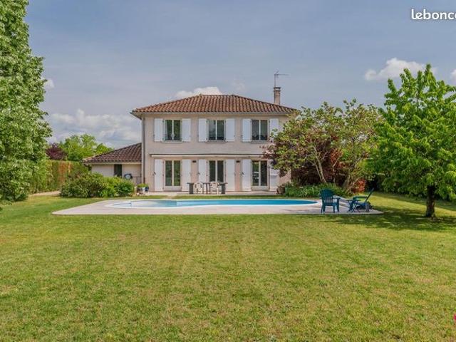 Propriété 5 pièces 130 m²