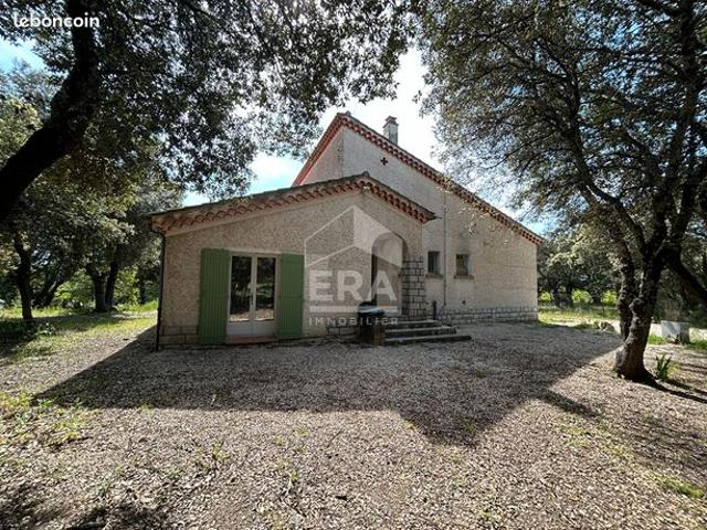 Propriété 5 pièces 130 m²