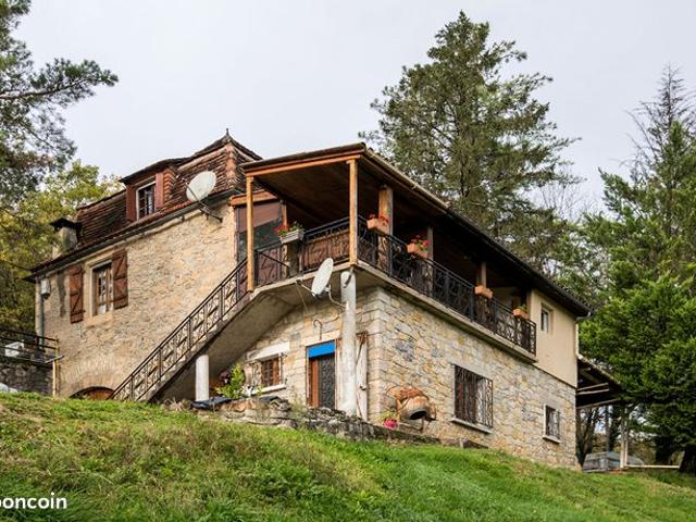 Propriété 5 pièces 130 m²