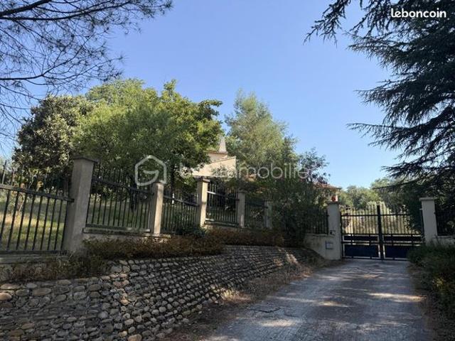 Propriété 5 pièces 130 m²