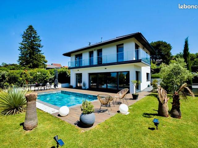 Propriété 5 pièces 132 m²