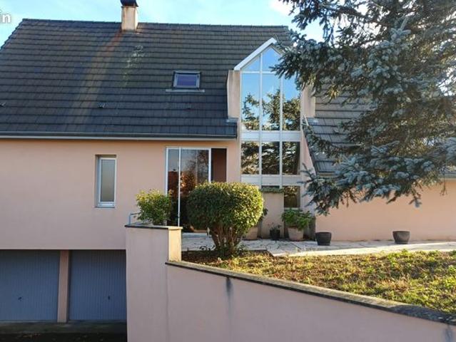 Propriété 5 pièces 144 m²