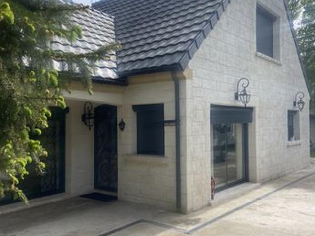 Propriété 5 pièces 144 m²
