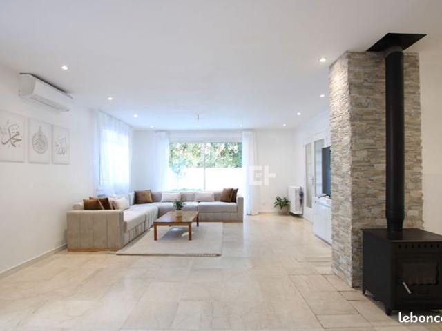 Propriété 5 pièces 145 m²