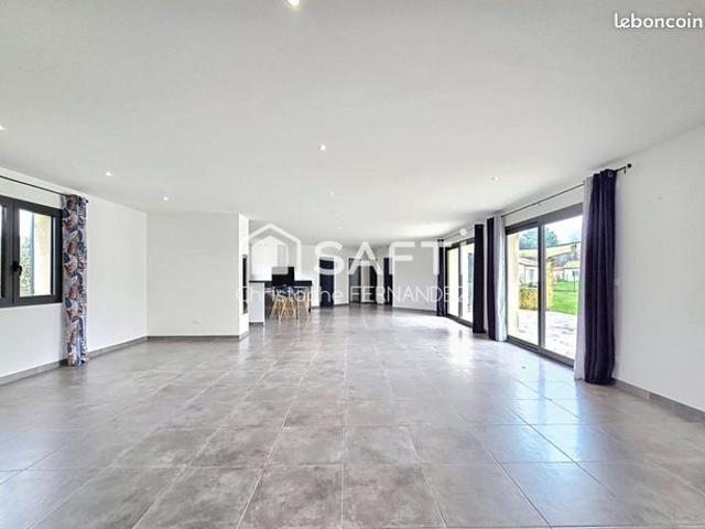 Propriété 5 pièces 145 m²