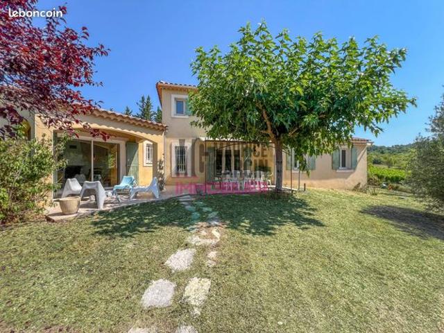 Propriété 5 pièces 145 m²