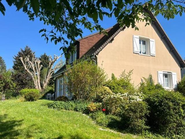 Propriété 5 pièces 145 m²