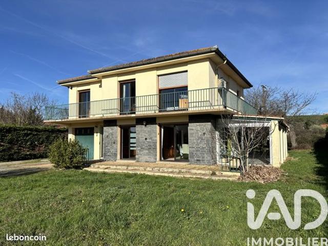 Propriété 5 pièces 145 m²