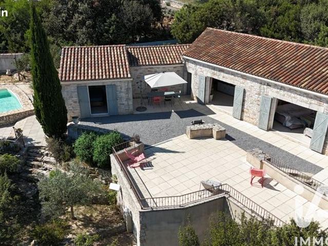 Propriété 5 pièces 145 m²