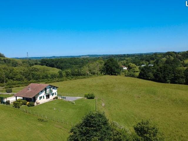 Propriété 5 pièces 145 m²