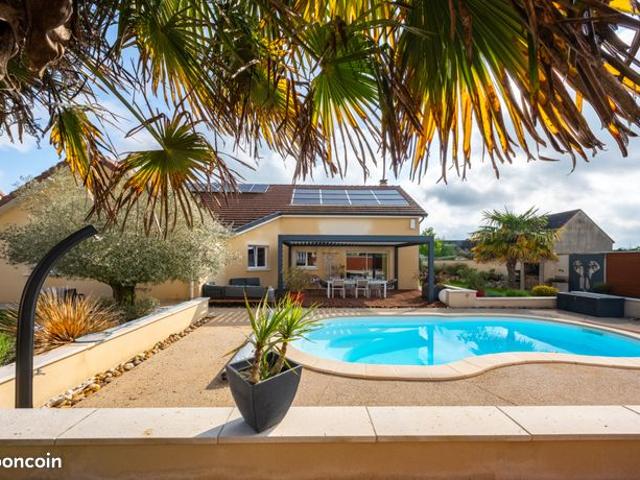 Propriété 5 pièces 146 m²