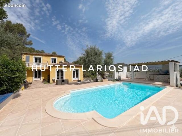 Propriété 5 pièces 147 m²