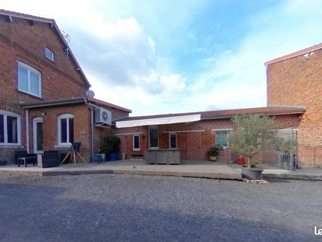 Propriété 5 pièces 147 m²