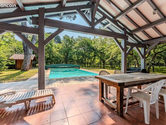 Propriété 5 pièces 147 m²