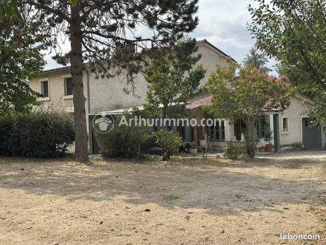 Propriété 5 pièces 147 m²