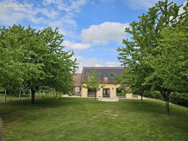 Propriété 5 pièces 148 m²