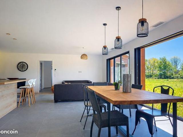 Propriété 5 pièces 148 m²
