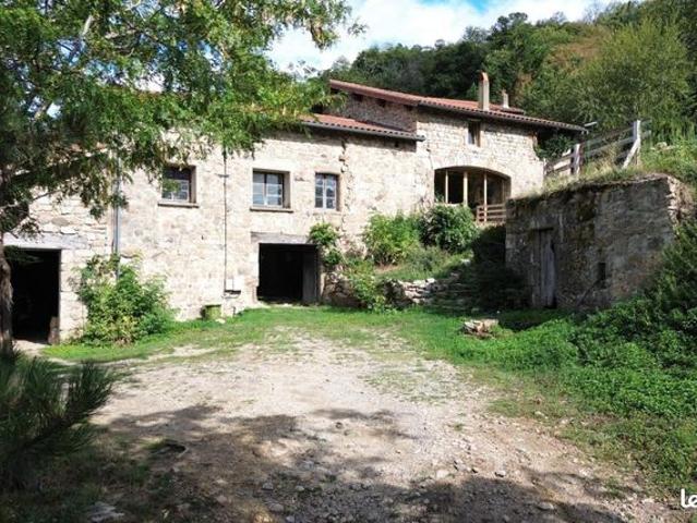 Propriété 5 pièces 148 m²