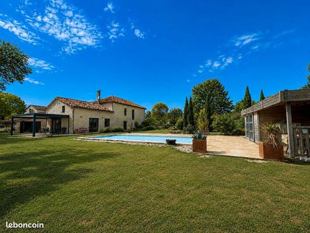 Propriété 5 pièces 149 m²