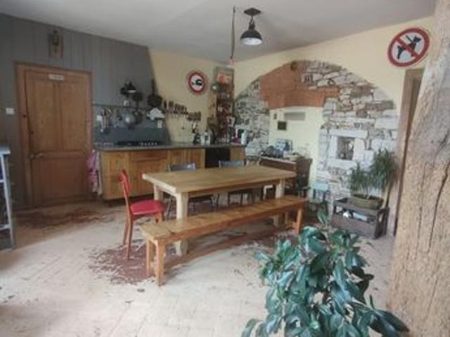 Propriété 5 pièces 1400 m²