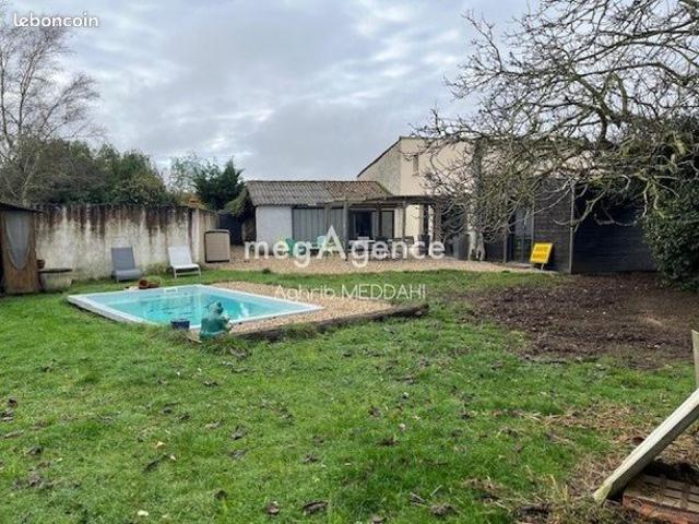 Propriété 5 pièces 140 m²
