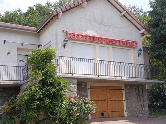 Propriété 5 pièces 140 m²