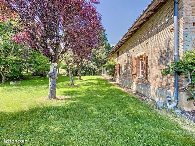 Propriété 5 pièces 140 m²