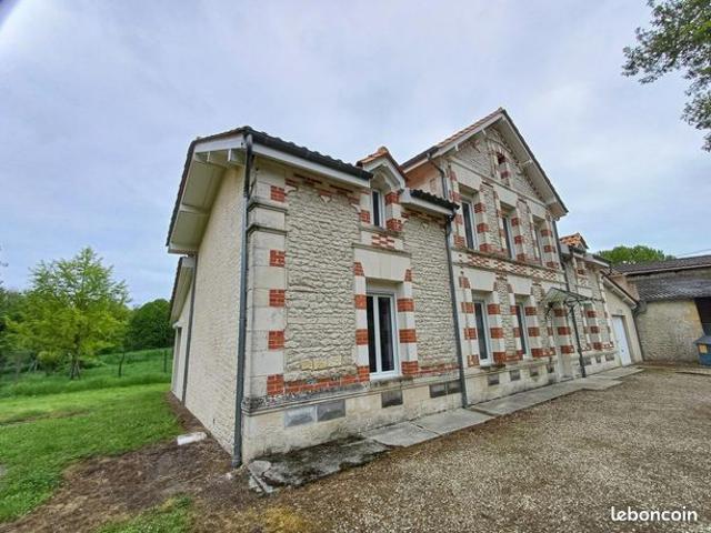 Propriété 5 pièces 140 m²